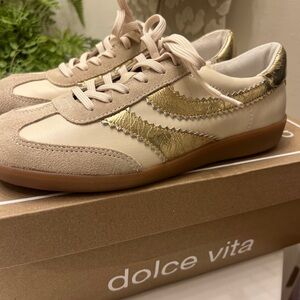 Dolce Vita Merit Sneakers NWT